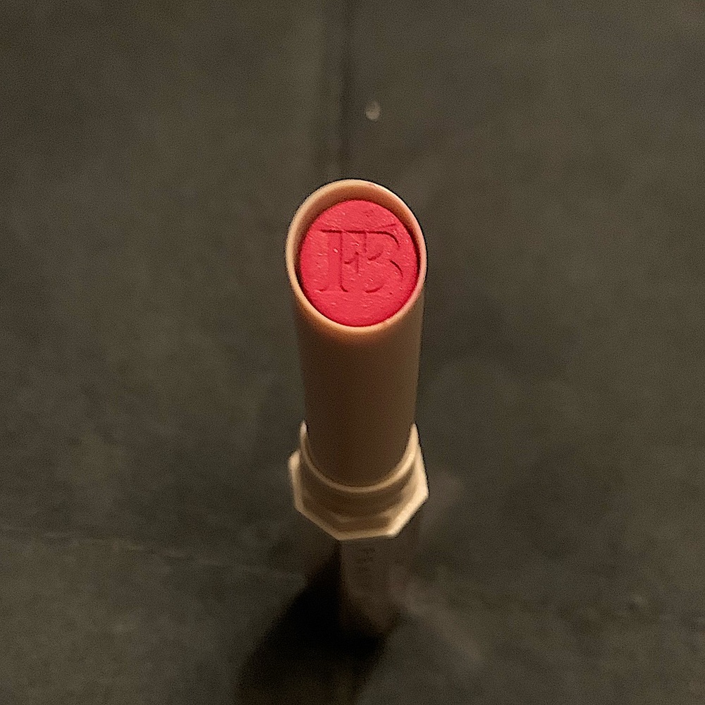 Fenty Beauty lipstick